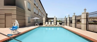 Townhome Inn & Suites