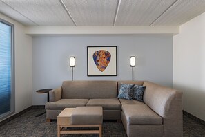 Phòng, nhiều giường (Specialty) | Bộ đồ giường cao cấp, bàn, màn/rèm cản sáng 