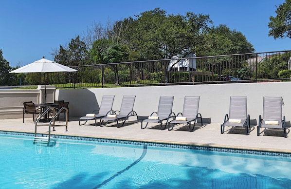 Outdoor pool, sun loungers