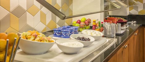 Free daily cooked-to-order breakfast