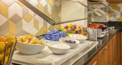 Hyatt Place Austin/Arboretum