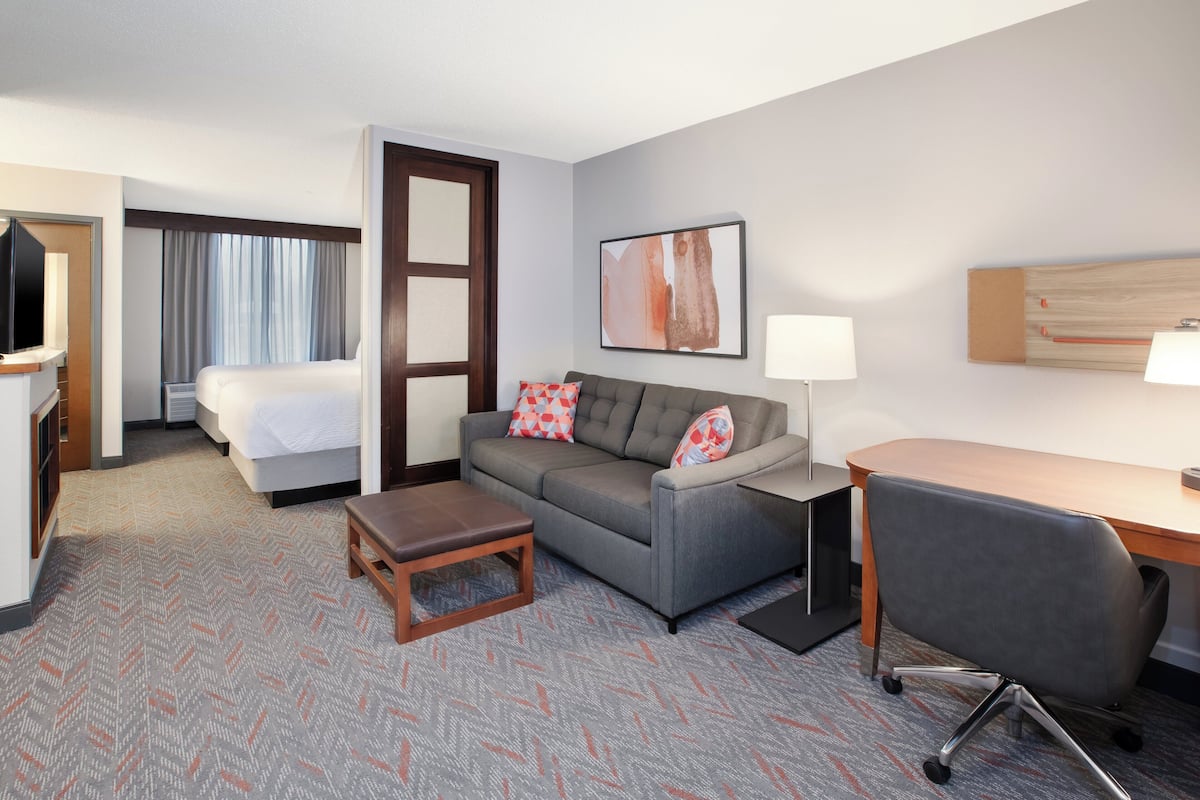 Standard Room, Multiple Beds (Bath Shower Combo) | Premium bedding, pillowtop beds, laptop workspace, blackout drapes
