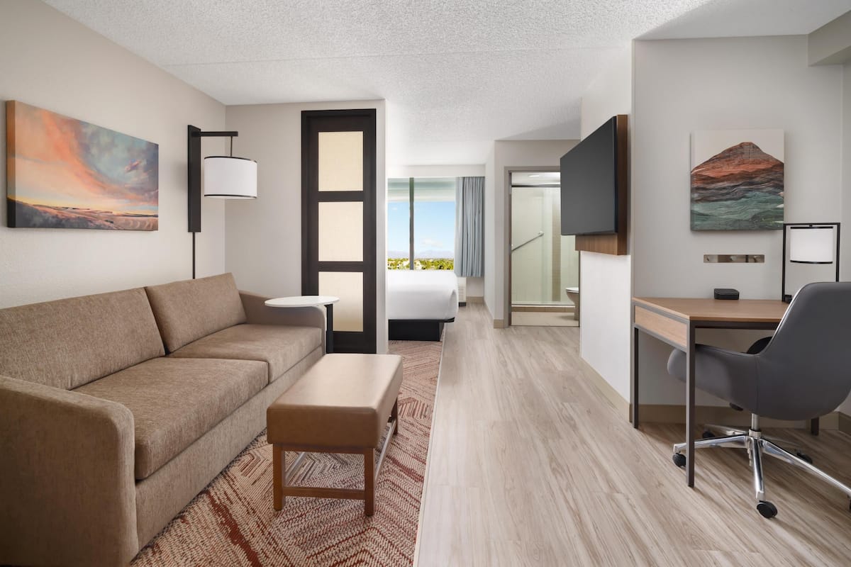 Room, 1 King Bed (High Floor)