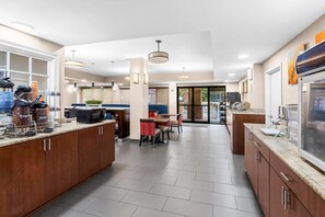 Free buffet breakfast 