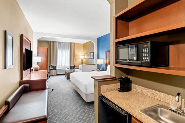 Suite, 1 King Bed with Sofa bed, Accessible, Non Smoking | Premium bedding, pillow-top beds, desk, iron/ironing board