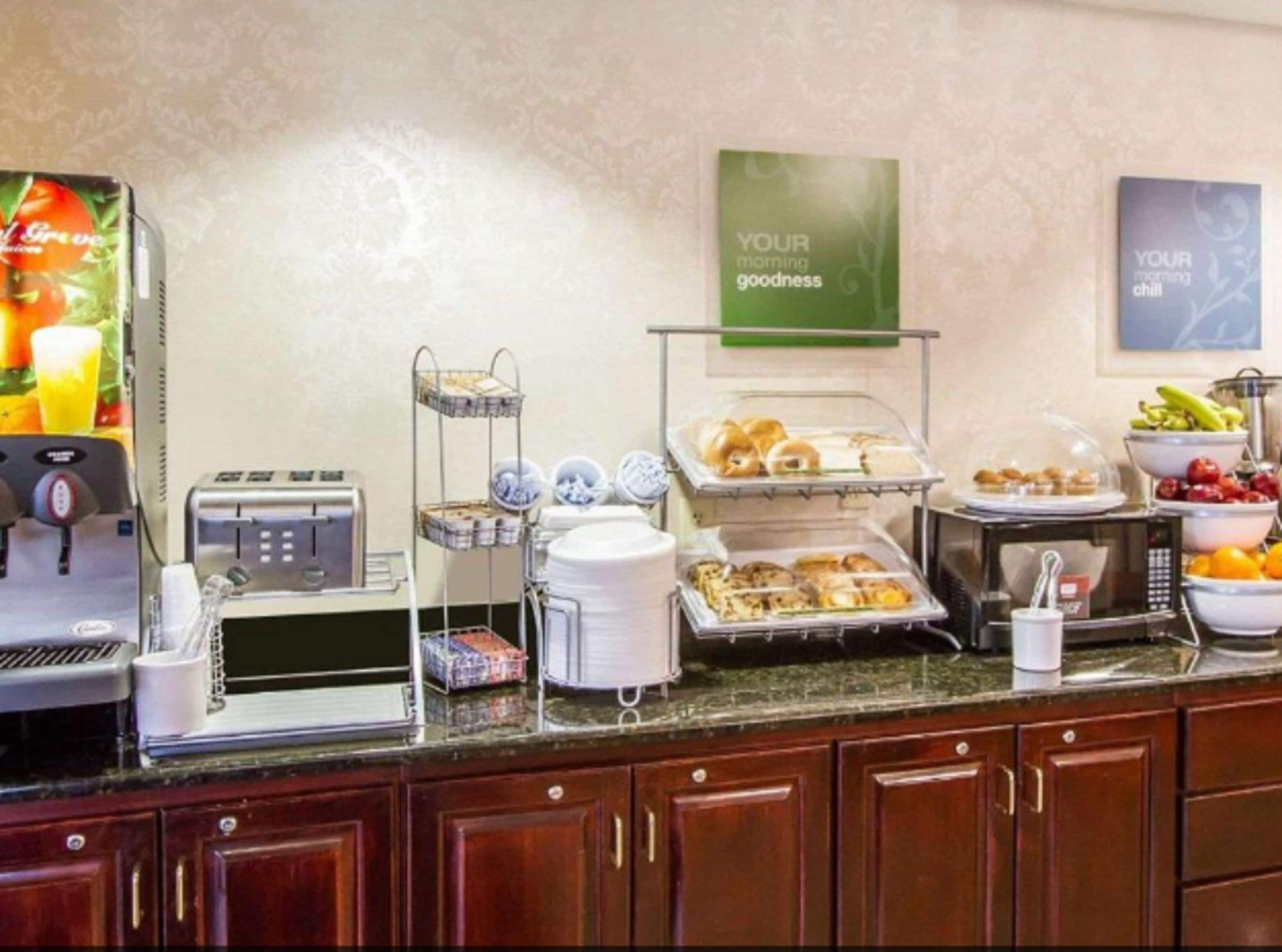 free buffet breakfast