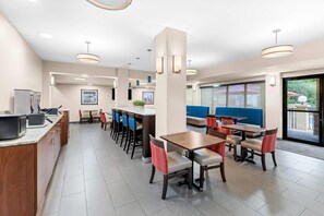 Café da manhã com buffet grátis
