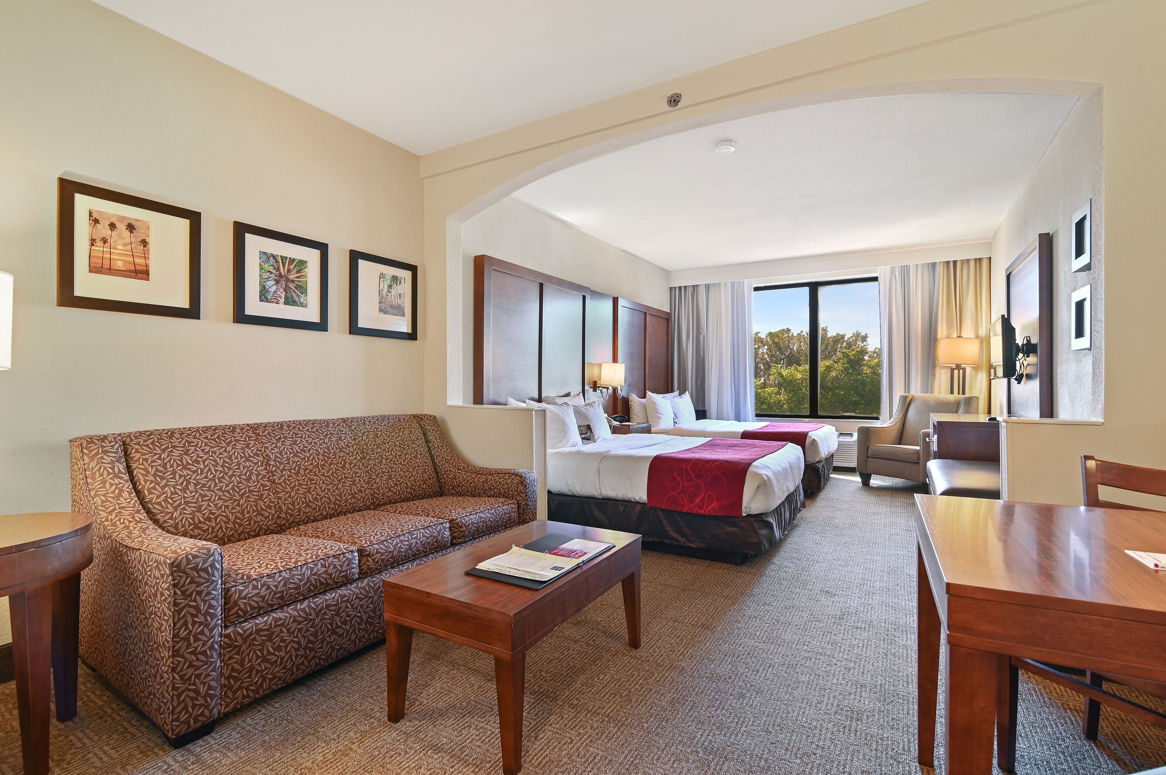 suite, 2 queen beds, non smoking | living area | 32-inch tv with cable channels