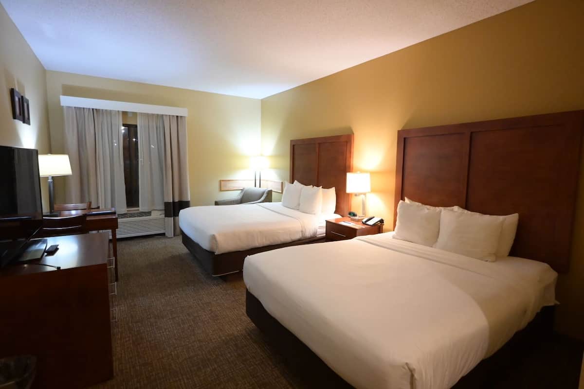 Standardrum - 2 queensize-sängar - icke-rökare | Sängtillbehör av högsta kvalitet och arbetsyta för laptop