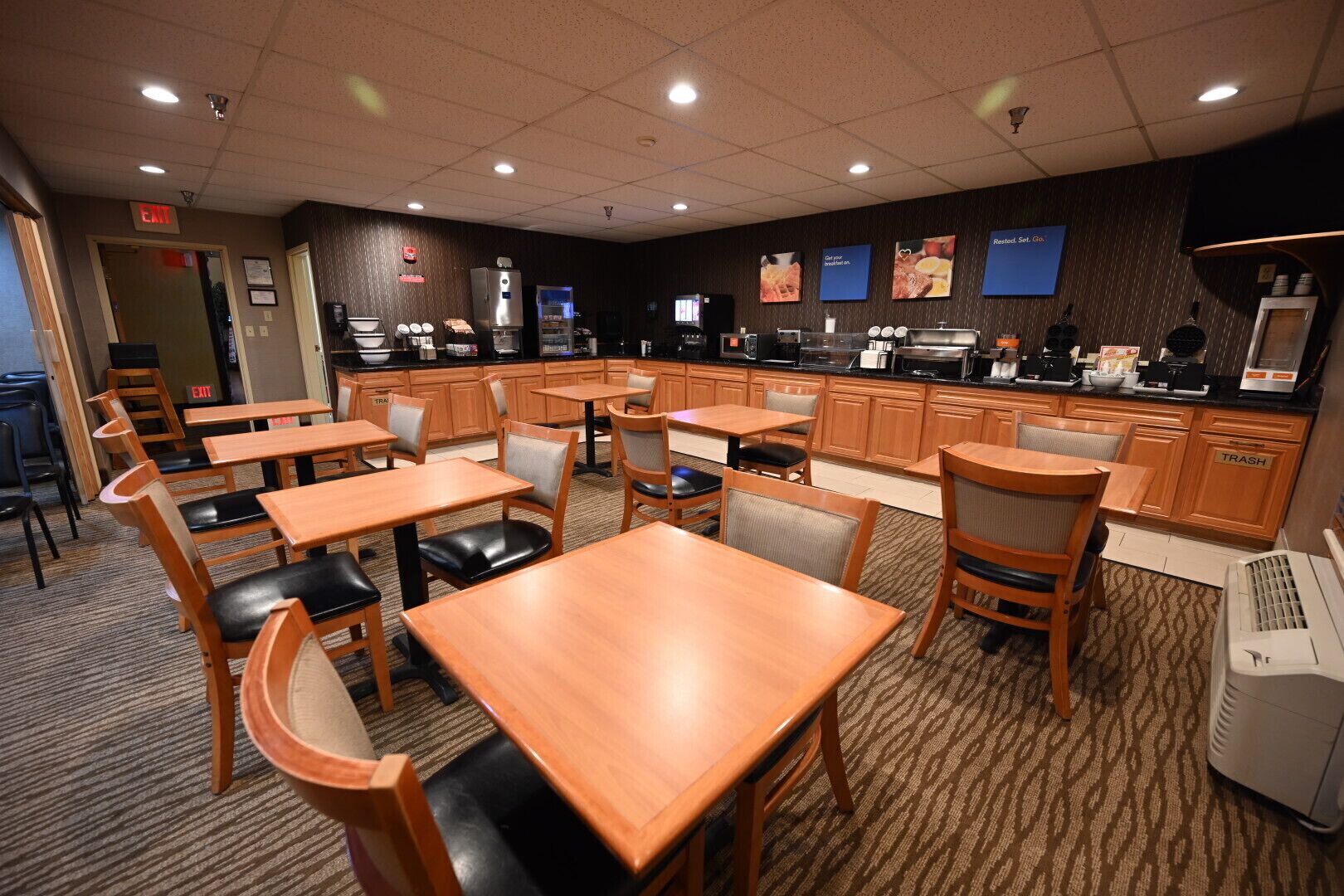 Free daily buffet breakfast 