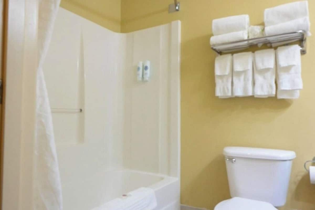 Kombinert dusj/badekar og dusjhode med hydromassaje