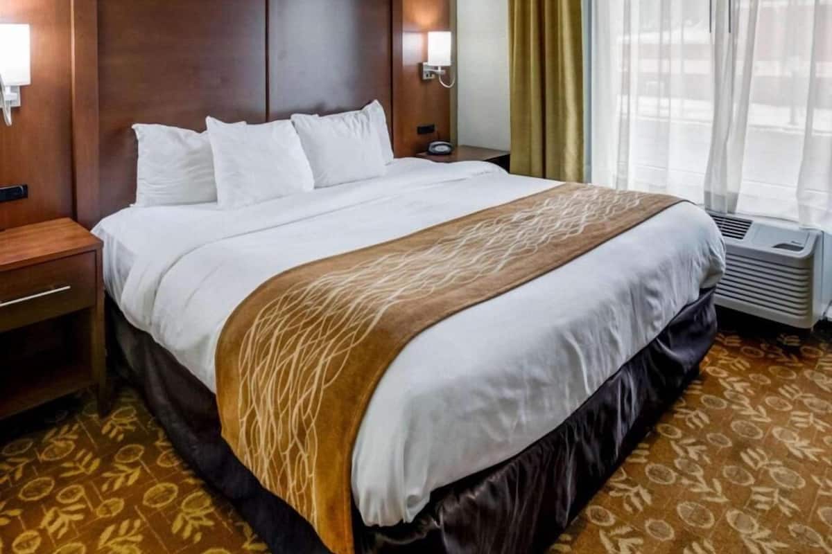 Premium bedding, Select Comfort beds, in-room safe, desk