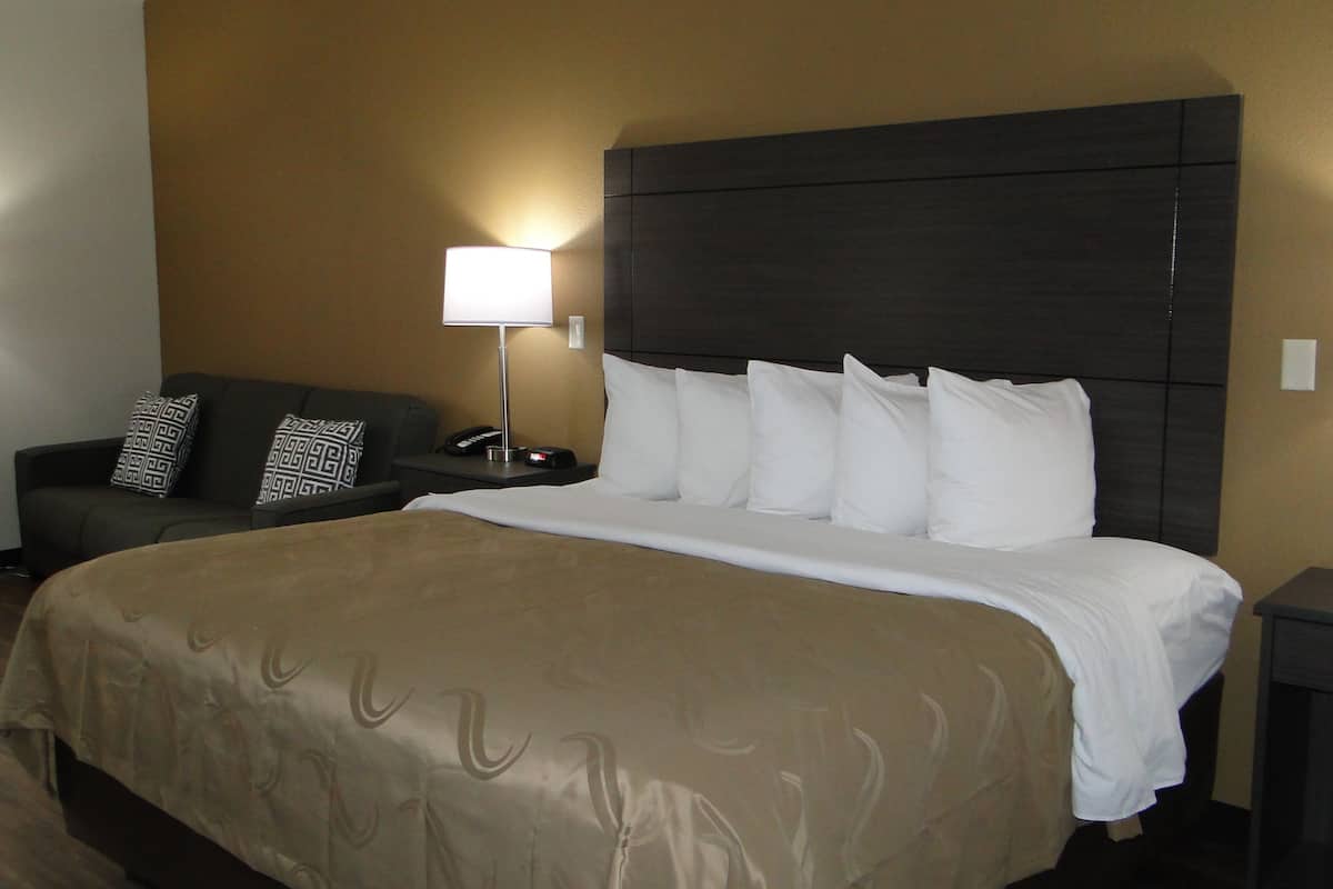 In-room safe, desk, iron/ironing board, free WiFi