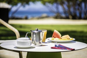 Daily full breakfast (EUR 30 per person)