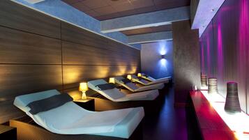Udendørs behandlingsområde, sauna, boblebad, dampbad, tyrkisk bad/hammam