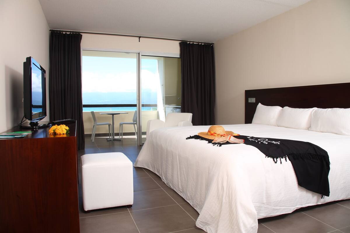 Minibar, in-room safe, desk, blackout drapes