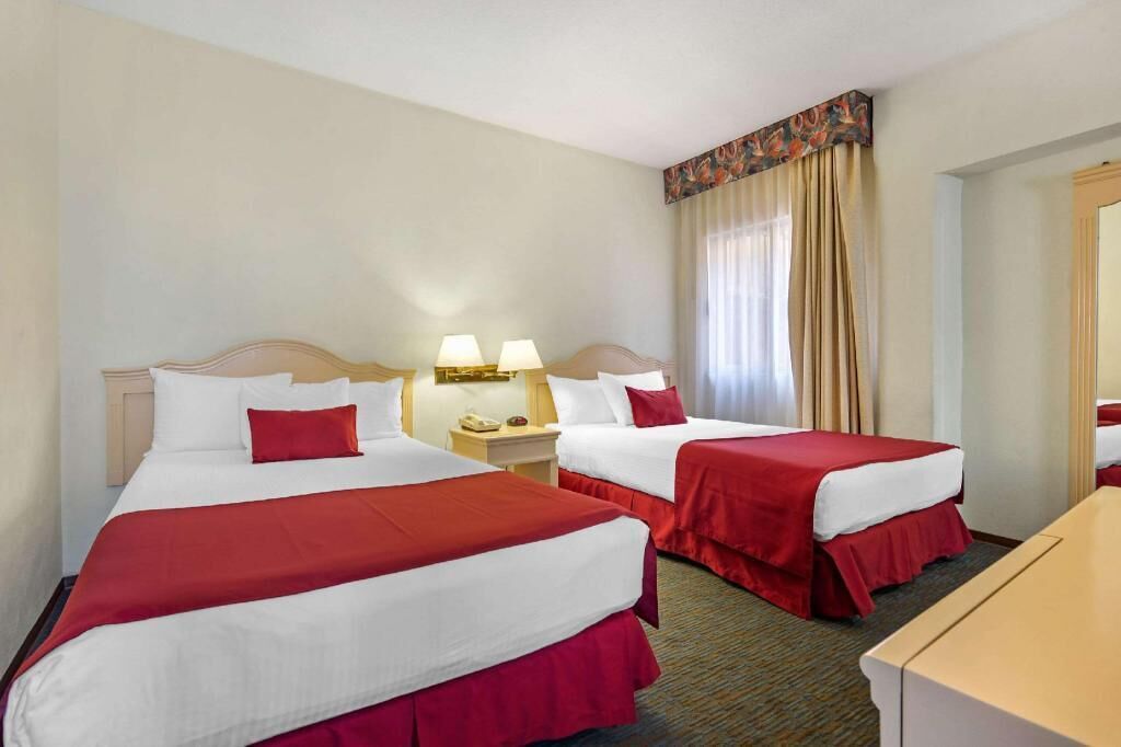 Down comforters, in-room safe, individually furnished, desk