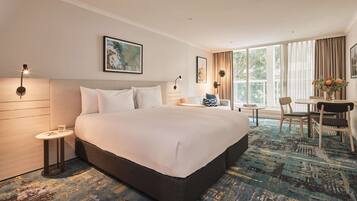 Minibar, in-room safe, laptop workspace, blackout curtains