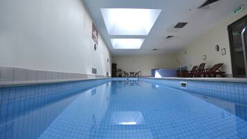 Indoor pool, pool loungers