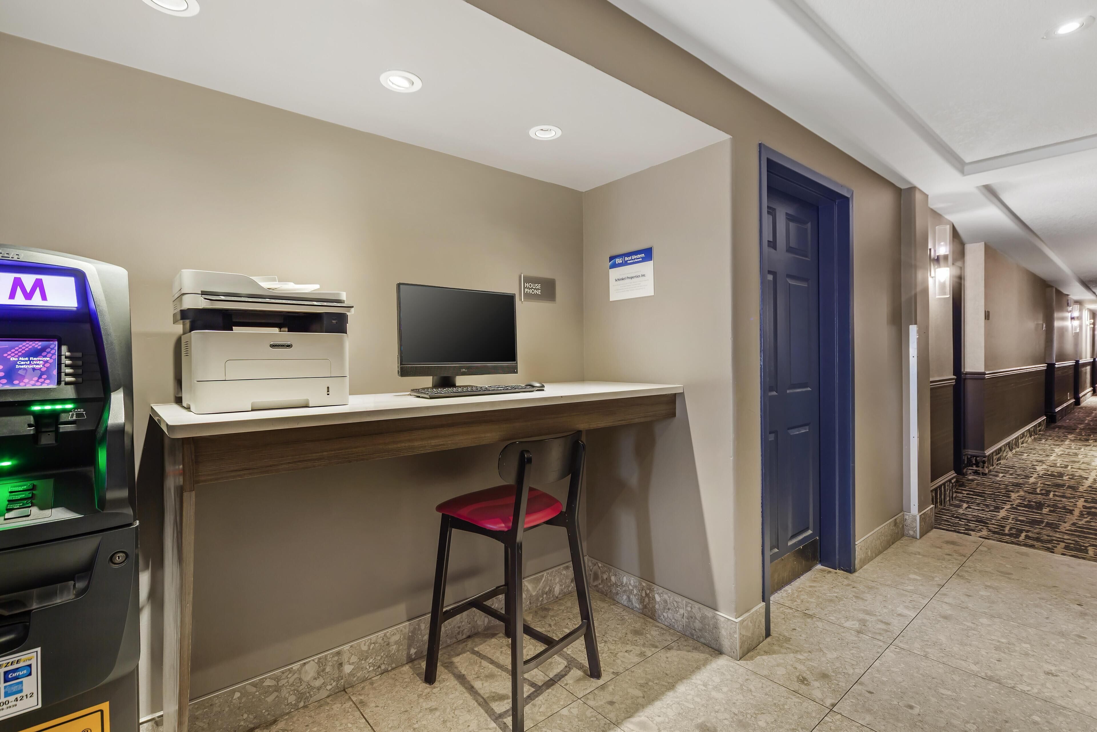 Photo - Best Western Plus West Edmonton