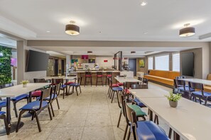 Free daily continental breakfast - Best Western Plus West Edmonton (Edmonton)