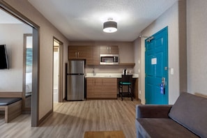 Fridge, microwave, coffee/tea maker