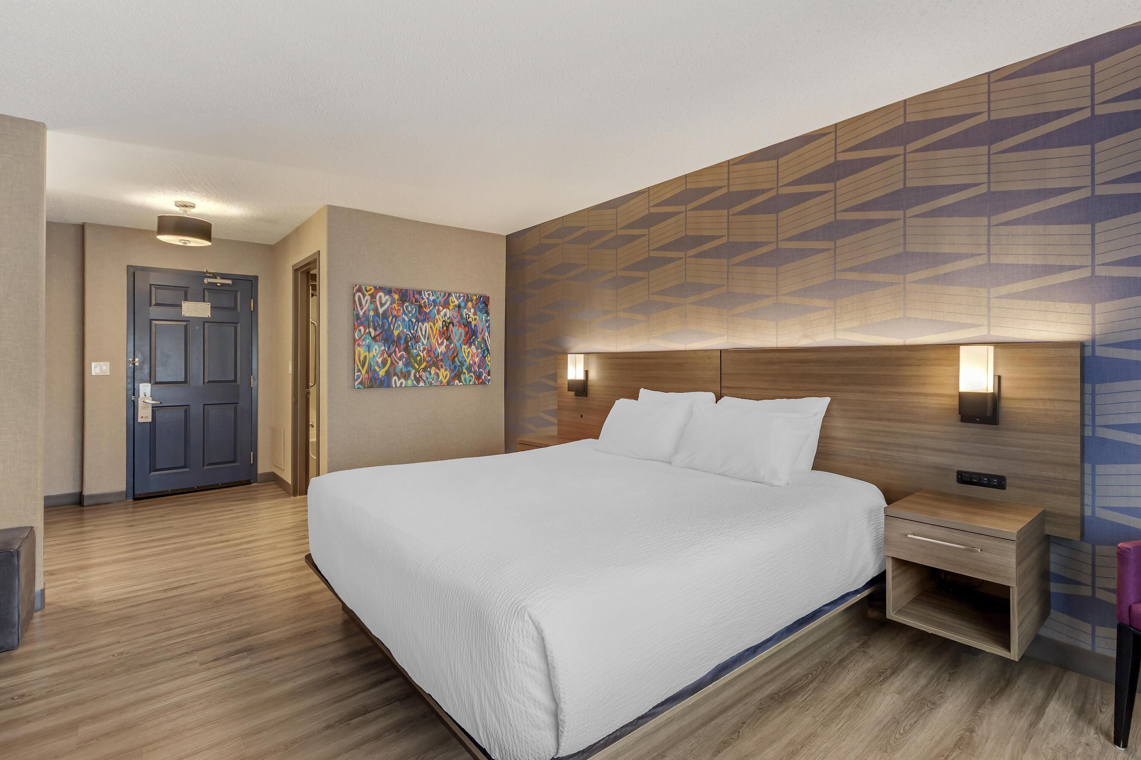 Habitació estàndard, 1 llit de matrimoni gran, no fumadors, frigorífic i microones | Roba de llit d'alta qualitat i escriptori 