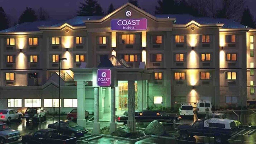 Coast Abbotsford Hotel & Suites