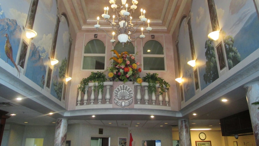 Coast Abbotsford Hotel & Suites