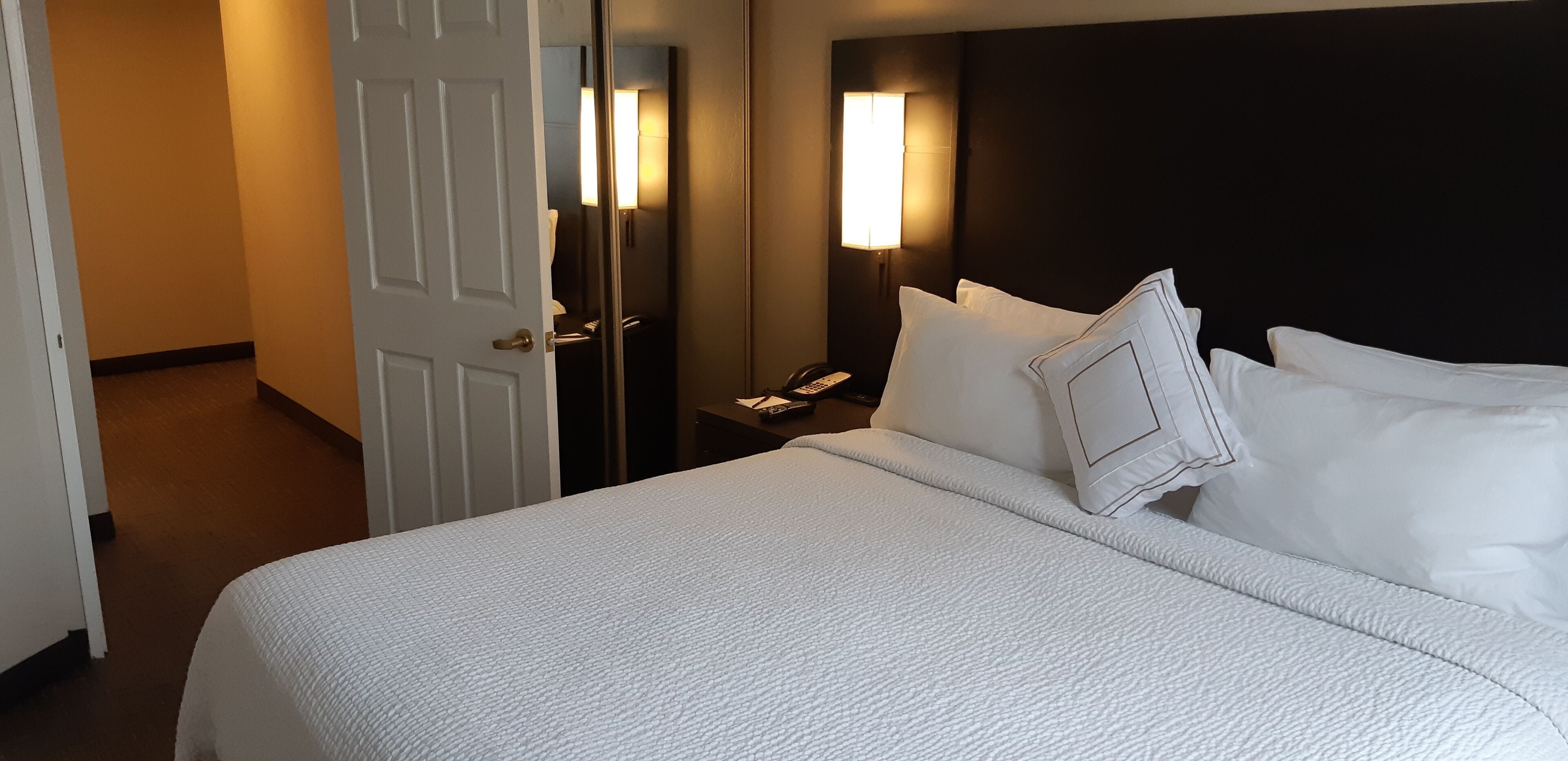 suite, 1 bedroom, non smoking | premium bedding, down duvets, tempur-pedic beds, in-room safe