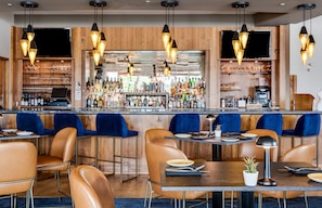 Cocktail bar