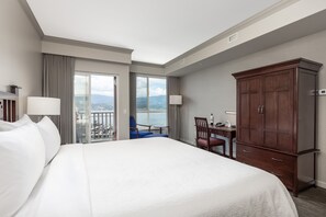 Deluxe Room, 1 King Bed, Lakeside | Premium bedding, pillowtop beds, in-room safe, desk - Manteo at Eldorado Resort (Kelowna)