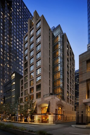 Executive Room, 1 King Bed | Front of property – evening/night - Executive Hotel Le Soleil (Vancouver)