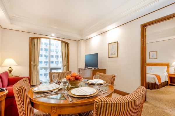 Two Bedroom Premier | Living area