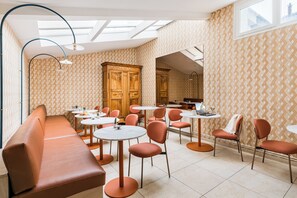 Daily buffet breakfast (EUR 15 per person)