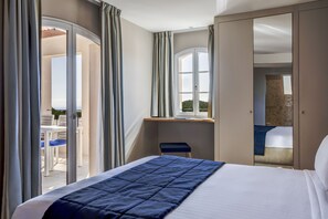 1 bedroom, premium bedding, in-room safe, desk