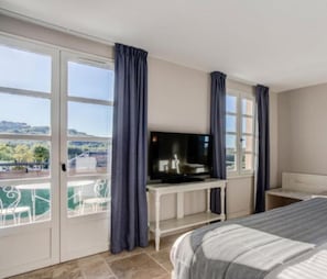 Suite, terrasse, vue mer | Vue de la chambre