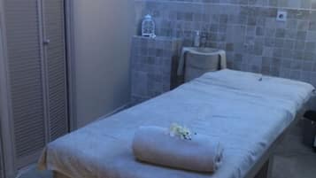 Poreallas, vartalohoitoja, vartalokääreitä, vartalon kuorintoja