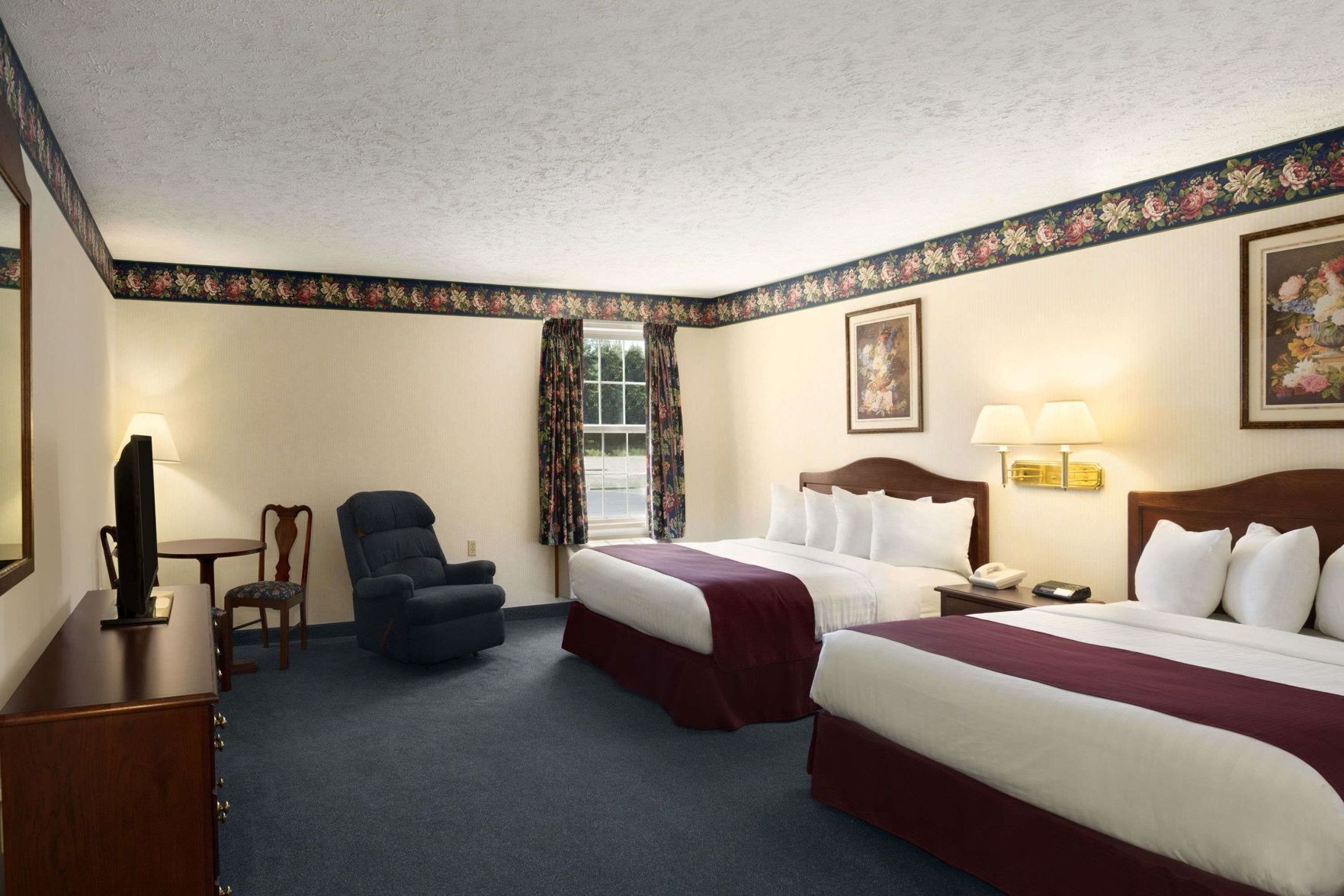 Desk, free cots/infant beds, rollaway beds, free WiFi