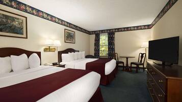 Habitación estándar, 2 camas de matrimonio | Escritorio, cunas gratuitas, camas supletorias y wifi gratis