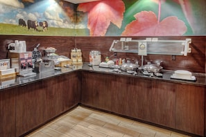 Free daily continental breakfast
