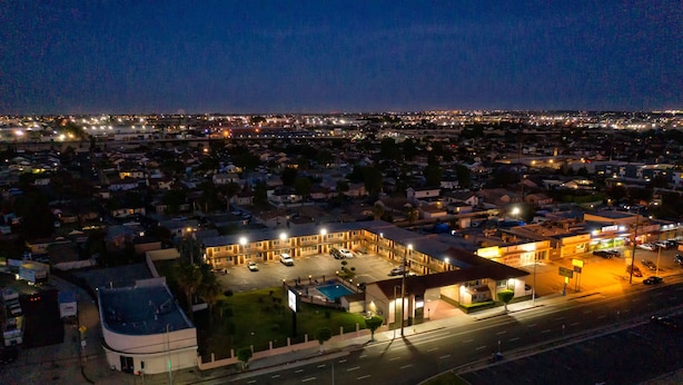 Aerial view - Sea Rock Inn Gardena (Los Angeles)