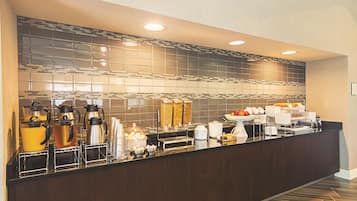 Gratis frukostbuffé varje dag
