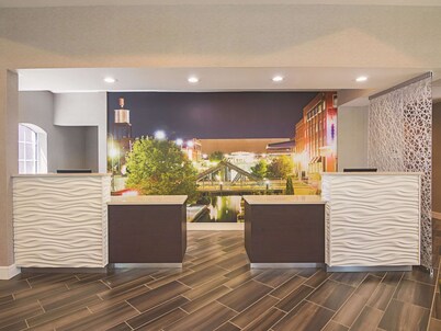 La Quinta Inn & Suites by Wyndham Oklahoma City - NW Expwy