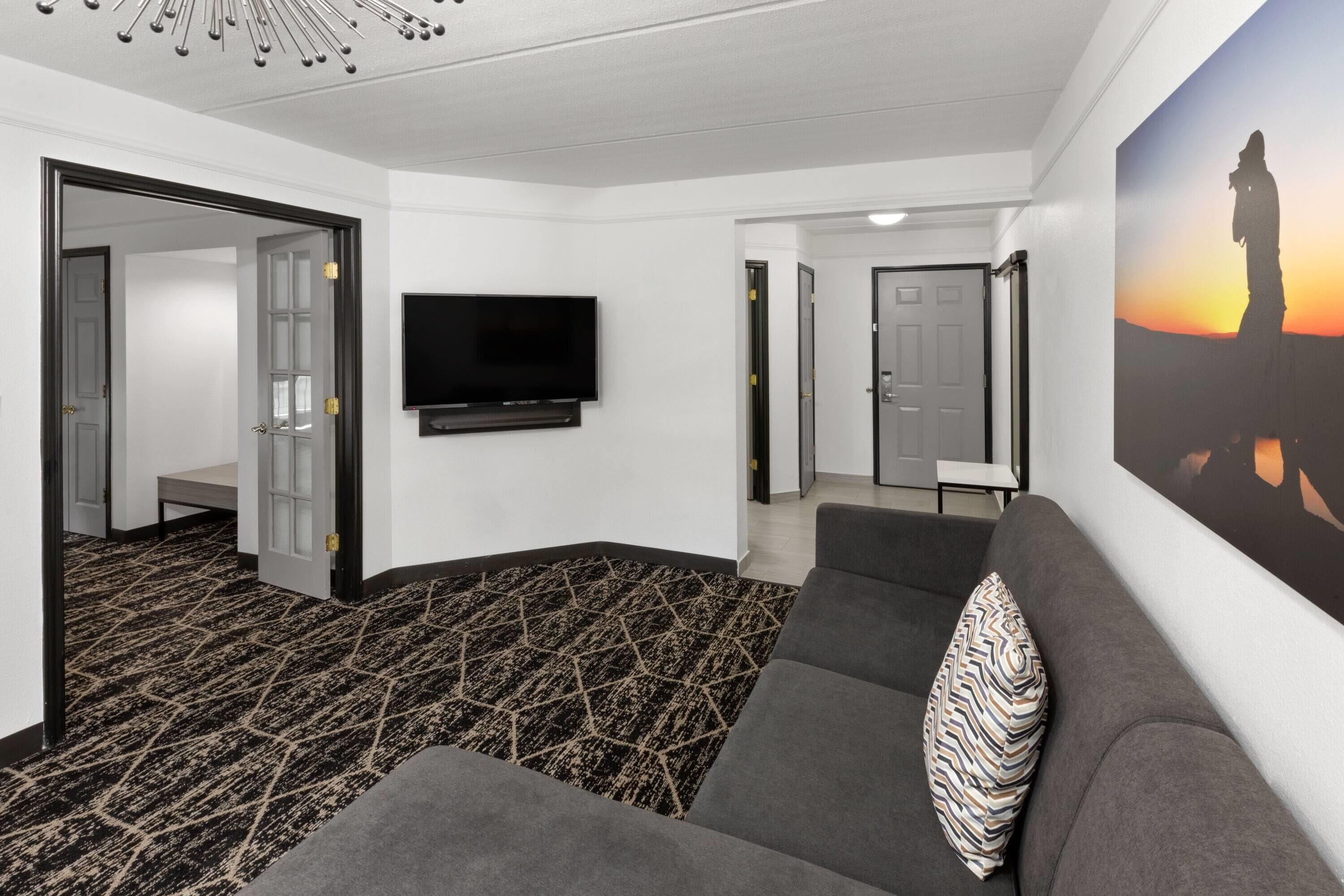 Suite, 1 Bedroom, Non Smoking (1 King Bed) | Pillowtop beds, desk, laptop workspace, blackout drapes