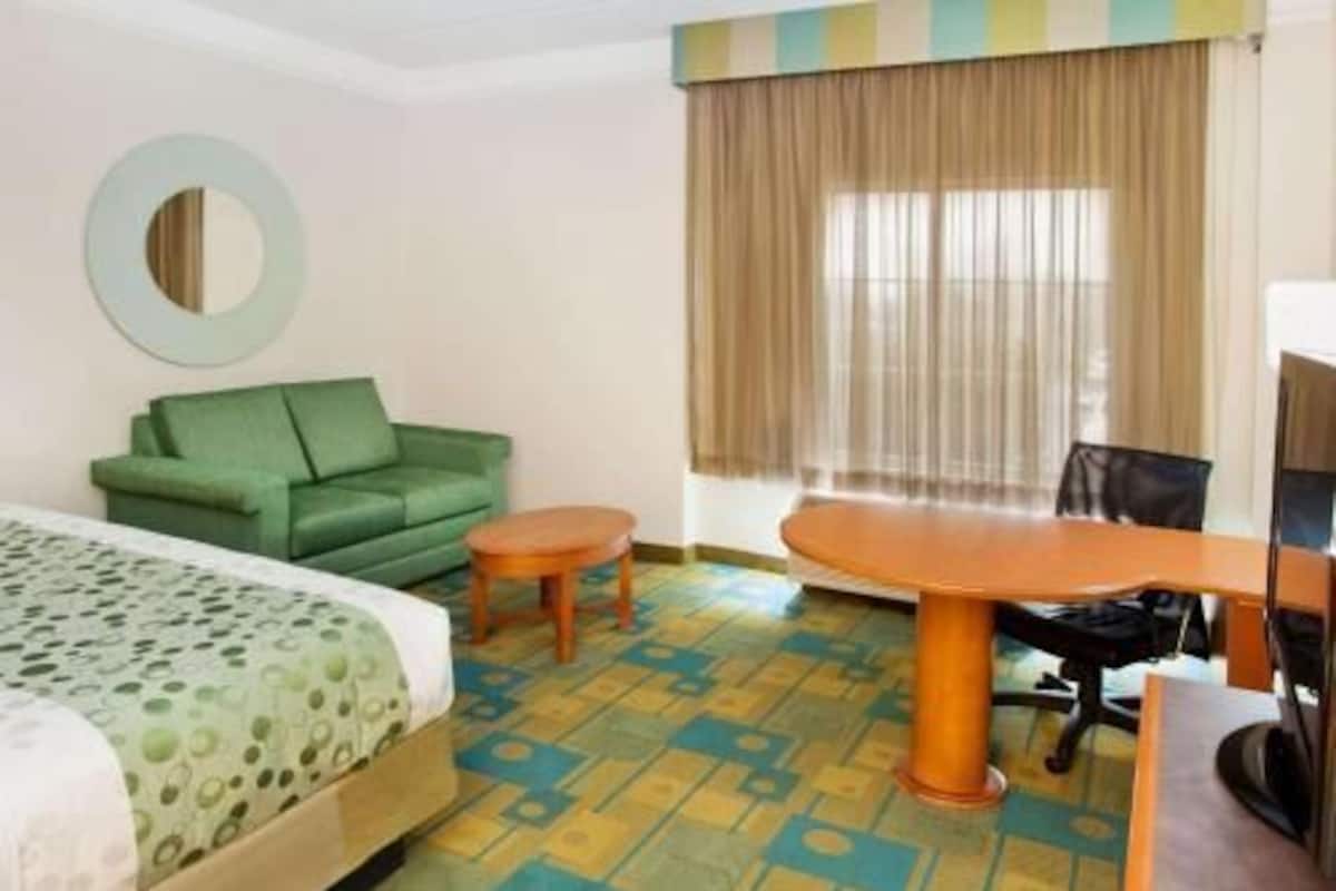 Premium bedding, pillowtop beds, desk, blackout drapes