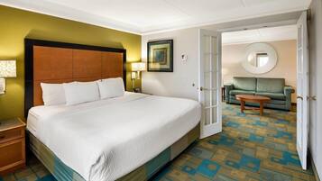 Suite, 1 dormitori, no fumadors (1 King Bed) | Roba de llit d'alta qualitat i matalassos amb encoixinament addicional