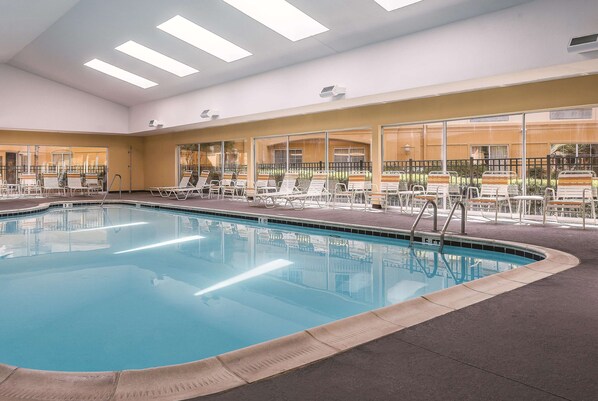 Indoor pool, pool loungers