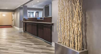 La Quinta Inn & Suites by Wyndham Univ Area Chapel Hill