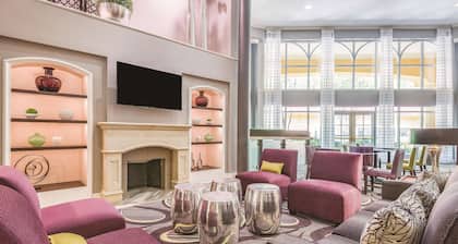 La Quinta Inn & Suites by Wyndham Univ Area Chapel Hill